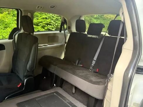 Used 2016 Dodge Grand Caravan Crew image 11