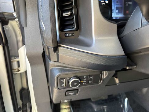 Used 2022 Ford Bronco Outer Banks image 9