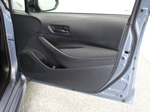 Used 2025 Toyota Corolla LE FWD image 31
