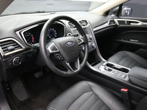 Used 2018 Ford Fusion SE image 22