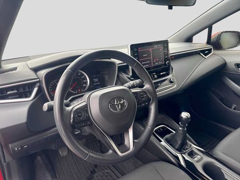Used 2021 Toyota Corolla SE FWD image 2