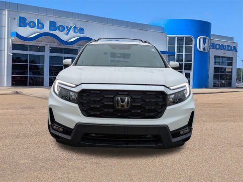 Certified 2024 Honda Passport EX-L image 8