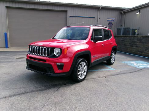 Used 2019 Jeep Renegade Sport w/ Sport Appearance Group AWD/4WD image 5