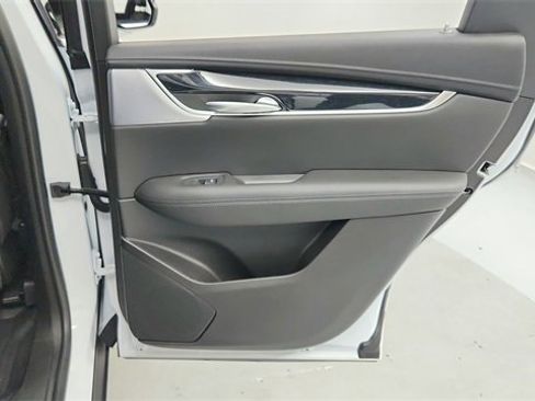 Certified 2025 Cadillac XT5 Premium Luxury w/ LPO, Floor Liner Package image 21