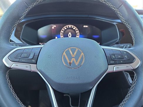 Used 2024 Volkswagen Taos SE image 24