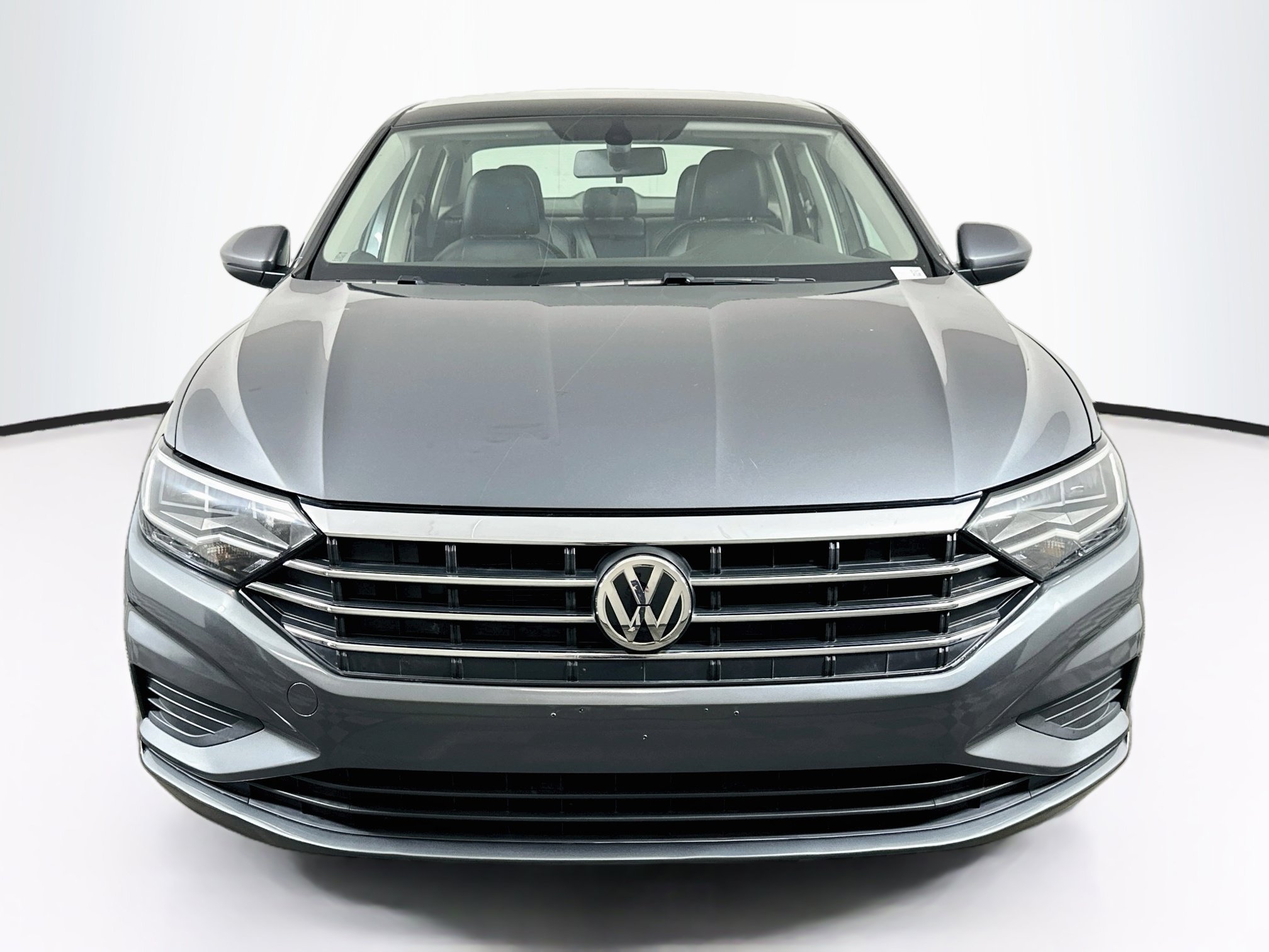 Used 2019 Volkswagen Jetta SE w/ Cold Weather Package FWD image 2