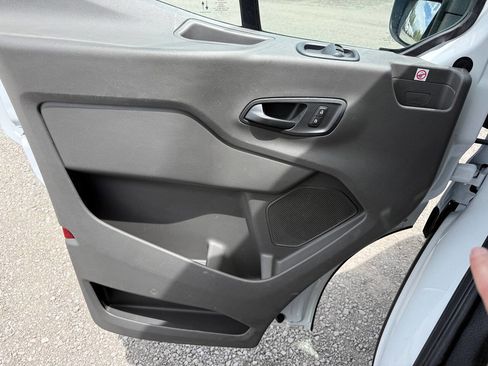 Used 2020 Ford Transit 250 Medium Roof AWD image 26