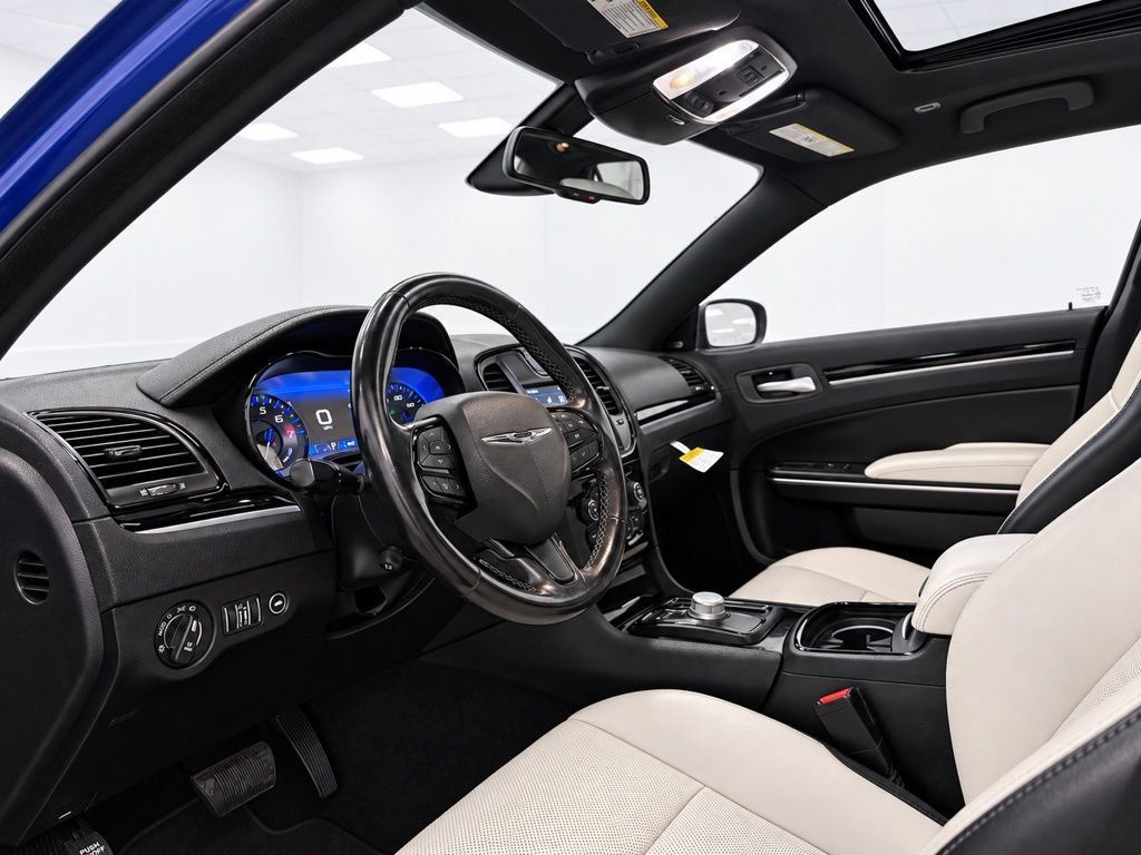 Used 2019 Chrysler 300 S w/ 300S Premium Group 2 AWD/4WD image 16