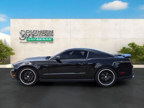 Used 2011 Ford Mustang GT Premium w/ Electronics Pkg RWD image 2
