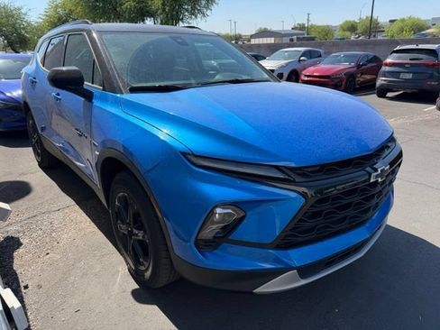 Used 2024 Chevrolet Blazer LT w/ Convenience Package FWD image 2