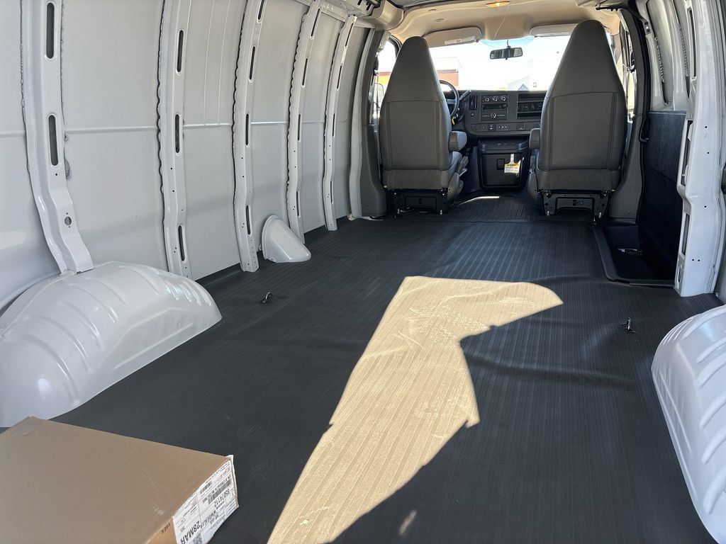 New 2025 GMC Savana 2500 Extended w/ Driver Convenience Package RWD image 25