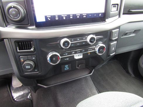 Used 2024 Ford F150 XLT AWD/4WD image 17