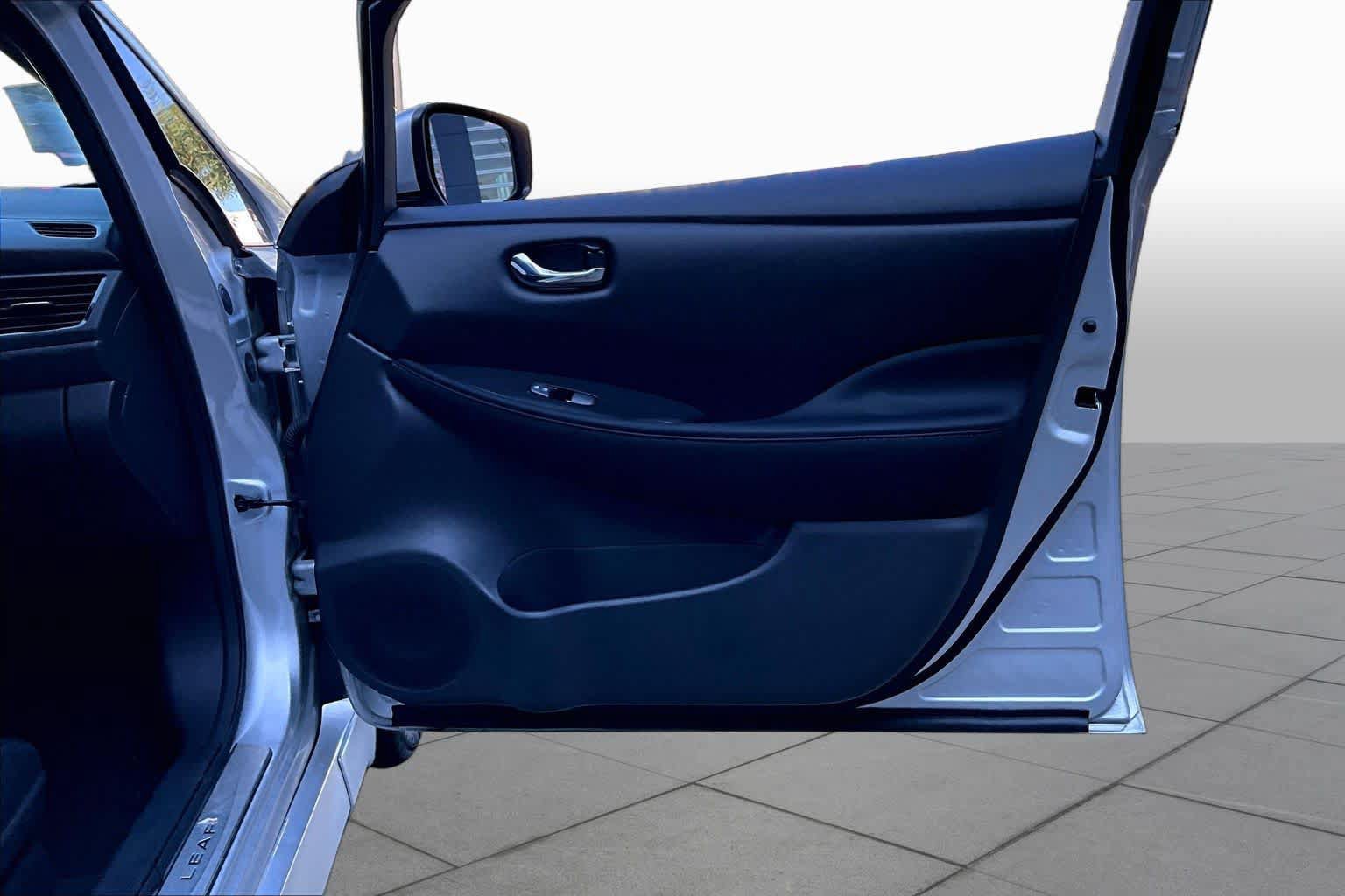 Certified 2024 Nissan Leaf SV Plus FWD image 22