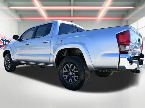 Used 2023 Toyota Tacoma SR5 RWD image 2