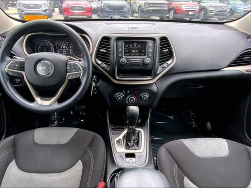 Used 2016 Jeep Cherokee Sport FWD image 15