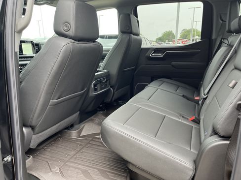 New 2026 GMC Sierra 1500 SLT w/ SLT Premium Package AWD/4WD image 11