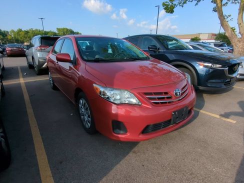 Used 2013 Toyota Corolla LE FWD image 3