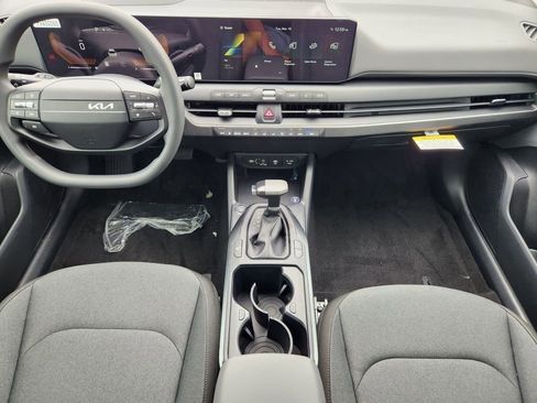 New 2026 Kia K4 FWD image 18