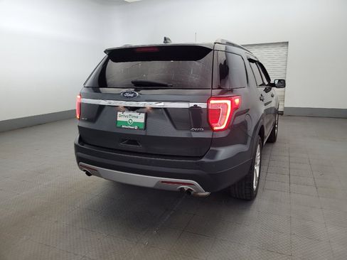 Used 2016 Ford Explorer XLT w/ Equipment Group 202A AWD/4WD image 7