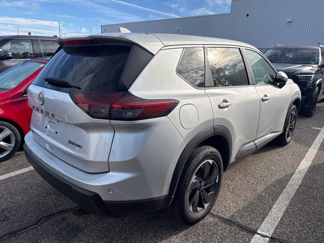 Used 2024 Nissan Rogue SV AWD/4WD image 5