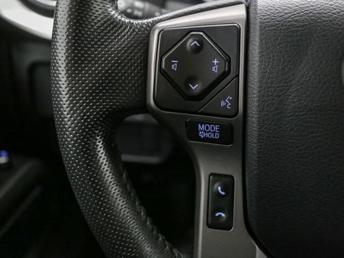 Used 2017 Toyota Tacoma SR5 image 31
