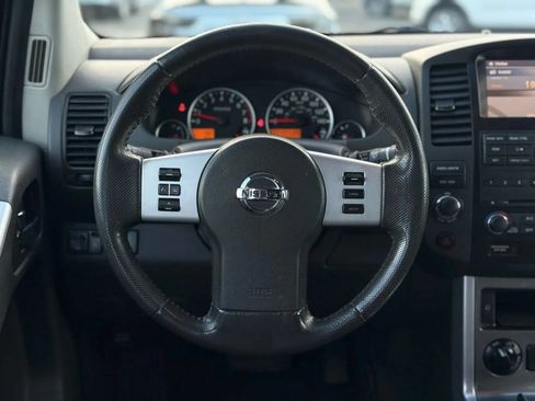 Used 2010 Nissan Pathfinder SE w/ SE Premium Journey Pkg image 27