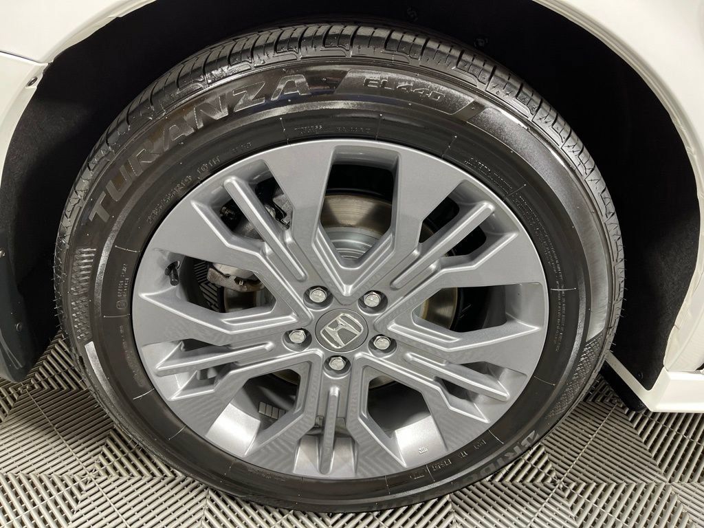 Certified 2026 Honda Odyssey Touring image 19