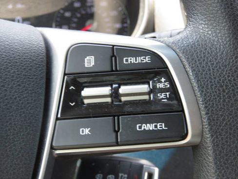 Used 2019 Kia Sorento AWD V6 image 24