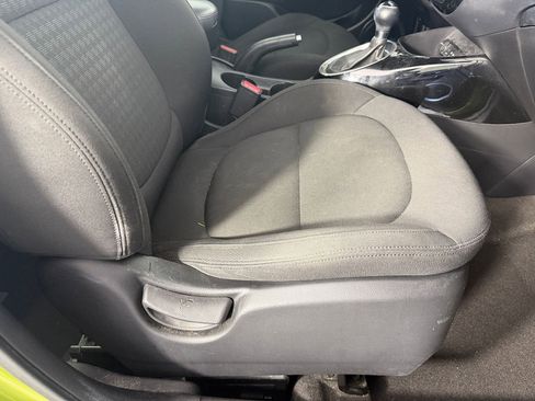 Used 2015 Kia Soul ! w/ Sun & Sound Package FWD image 34