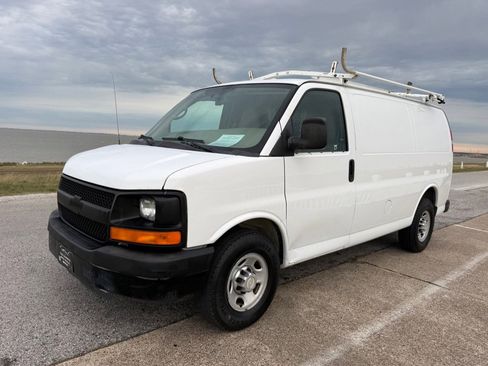 Used 2013 Chevrolet Express 2500 image 1