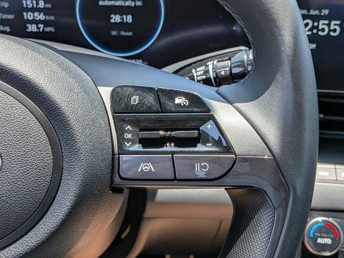 Used 2025 Hyundai Elantra Sport FWD image 24