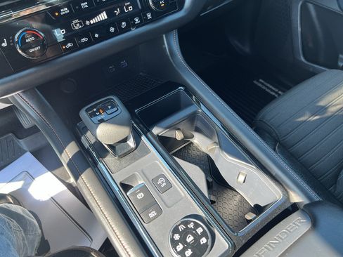 Used 2025 Nissan Pathfinder Rock Creek AWD/4WD image 16