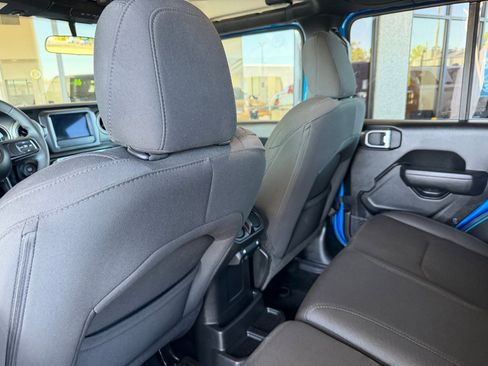 Used 2023 Jeep Wrangler Unlimited AWD/4WD image 23