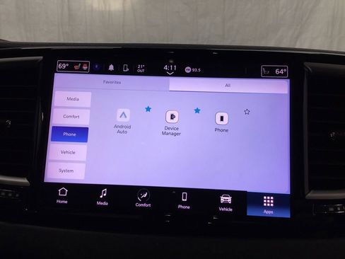 Used 2023 Chrysler Pacifica Touring-L image 29