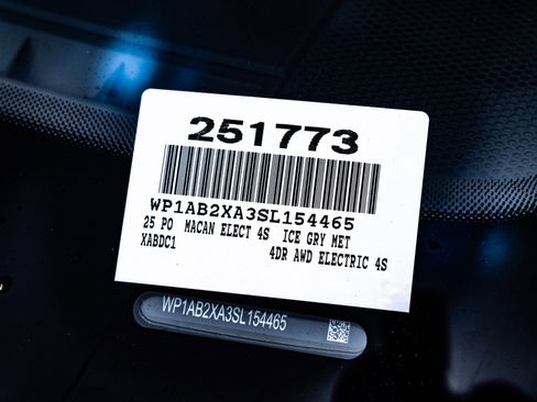 New 2025 Porsche Macan 4S Electric image 34