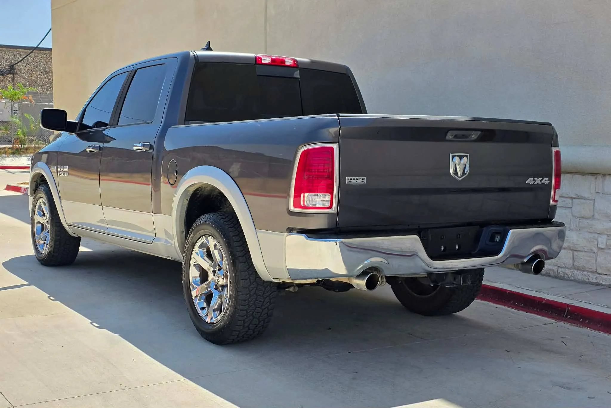 Used 2016 RAM 1500 Laramie w/ Convenience Group AWD/4WD image 6