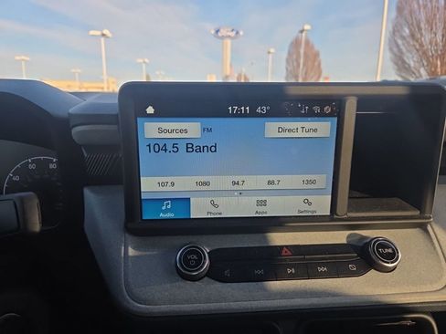 Used 2024 Ford Maverick XLT image 12