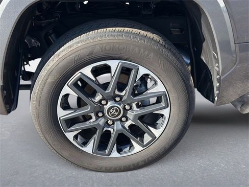 Used 2023 Toyota Tundra Limited image 11
