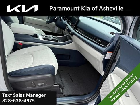 New 2026 Kia Carnival EX FWD image 20