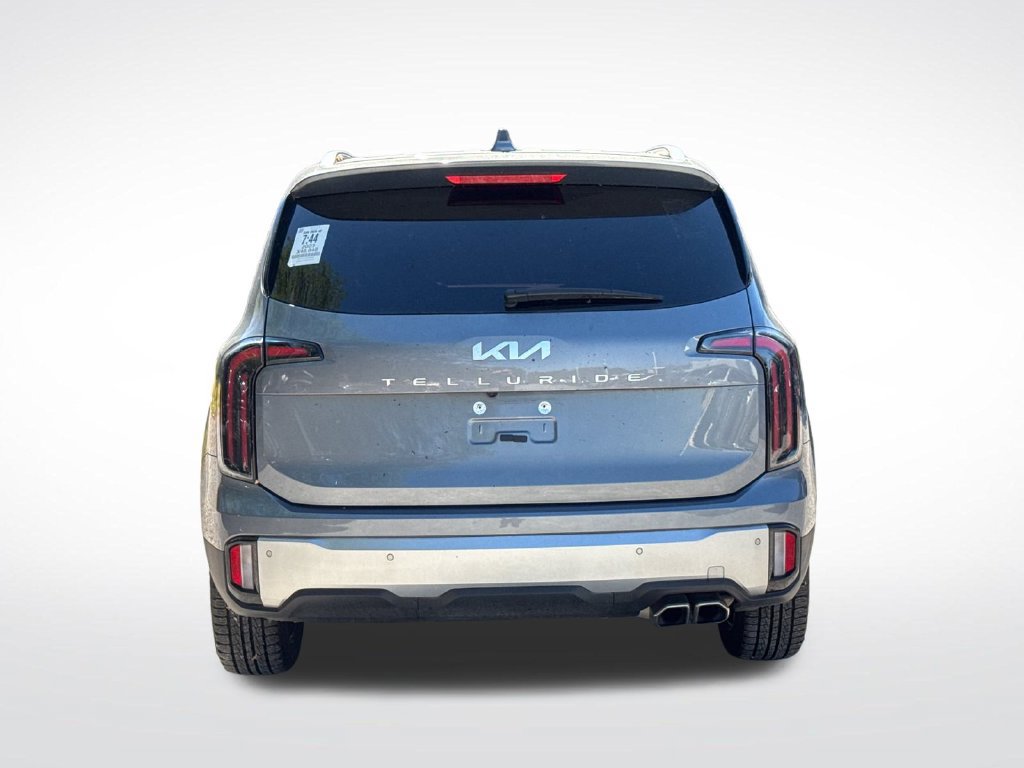 Used 2023 Kia Telluride EX w/ EX Captain's Chair Package FWD image 4