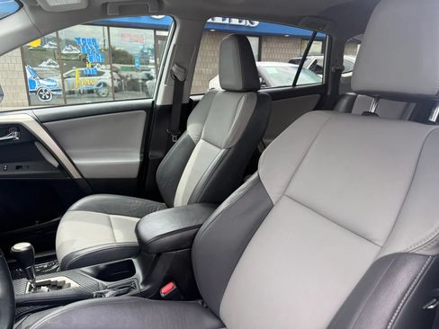Used 2014 Toyota RAV4 Limited AWD/4WD image 18