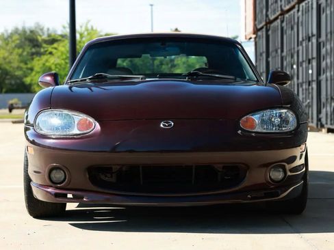 Used 2000 MAZDA MX-5 Miata RWD image 17