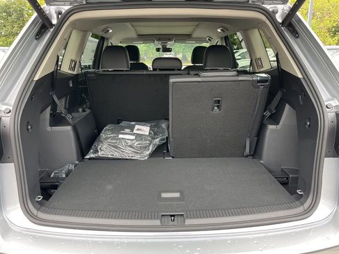 New 2026 Volkswagen Atlas SEL Premium R-Line AWD/4WD image 13