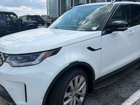 Used 2024 Land Rover Discovery S AWD/4WD image 3