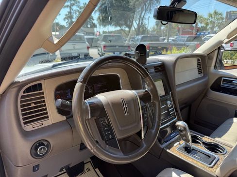 Used 2017 Lincoln Navigator L Select image 51