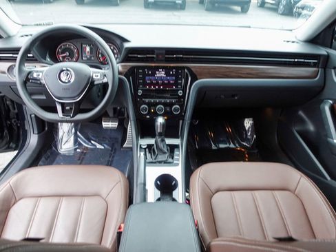 Used 2022 Volkswagen Passat 2.0T image 27