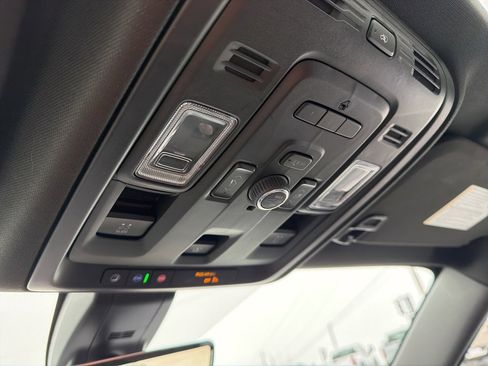 Certified 2022 GMC Yukon XL Denali w/ Denali Premium Package image 15