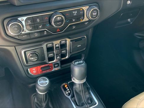 Used 2018 Jeep Wrangler Unlimited Rubicon AWD/4WD image 31