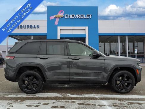 Used 2023 Jeep Grand Cherokee Altitude image 4