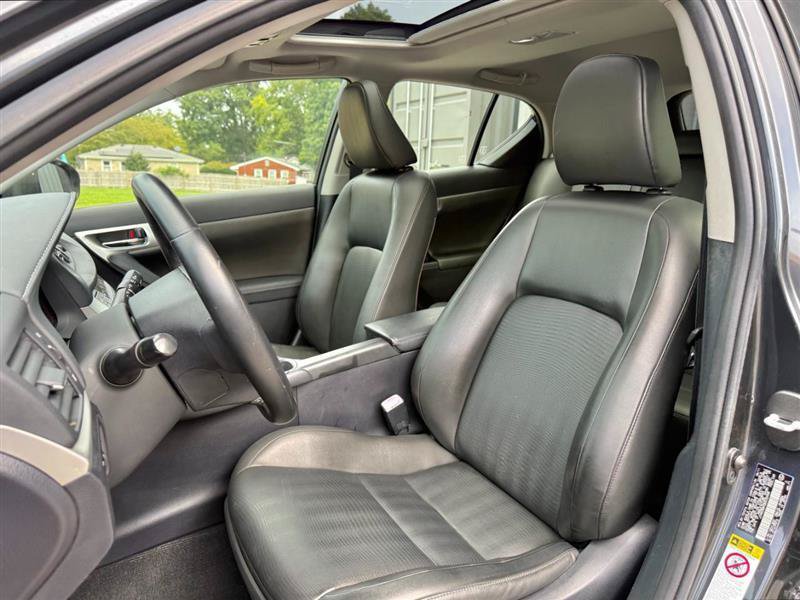 Used 2011 Lexus CT 200h Premium FWD image 12